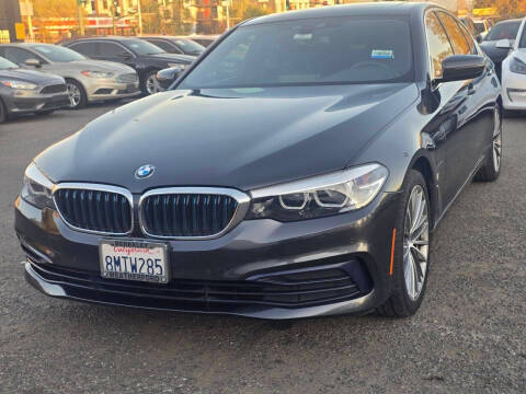 2019 BMW 5 Series 530e iPerformance RWD photo