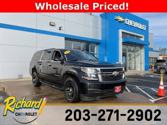 2019 Chevrolet Suburban LT 4WD photo