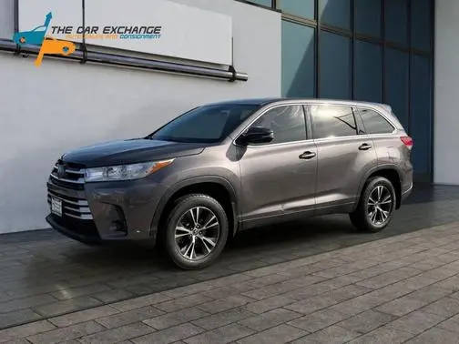 2019 Toyota Highlander LE AWD photo
