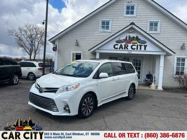 2020 Toyota Sienna XLE AWD photo