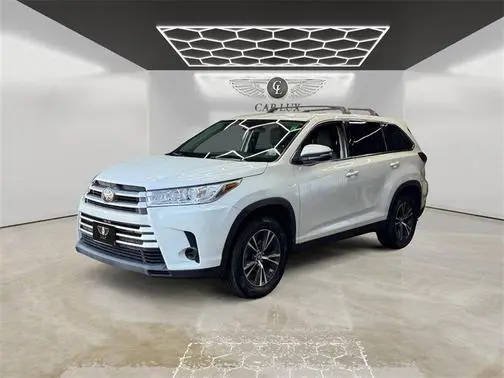 2019 Toyota Highlander LE FWD photo