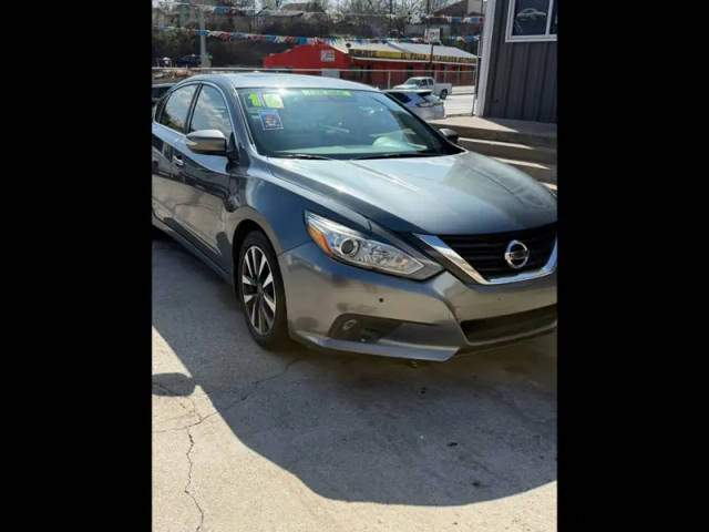 2016 Nissan Altima 2.5 SV FWD photo