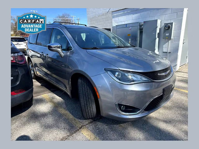 2019 Chrysler Pacifica Minivan Limited FWD photo