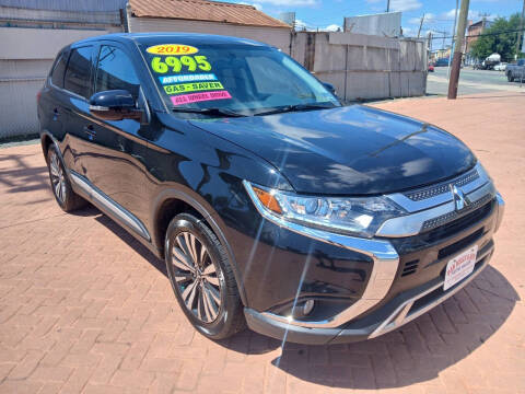 2019 Mitsubishi Outlander SE 4WD photo