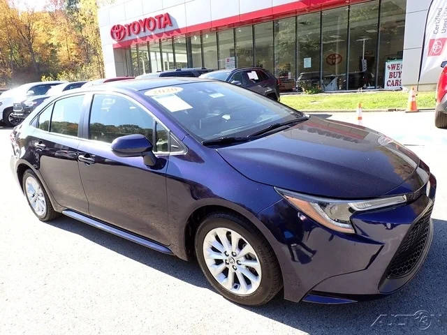 2020 Toyota Corolla LE FWD photo