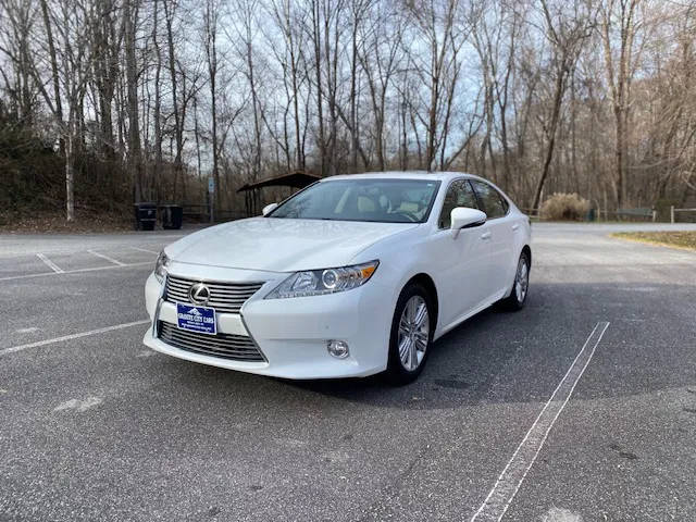 2015 Lexus ES  FWD photo
