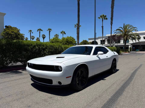 2018 Dodge Challenger SXT RWD photo
