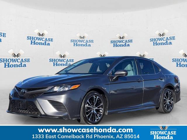 2019 Toyota Camry SE FWD photo