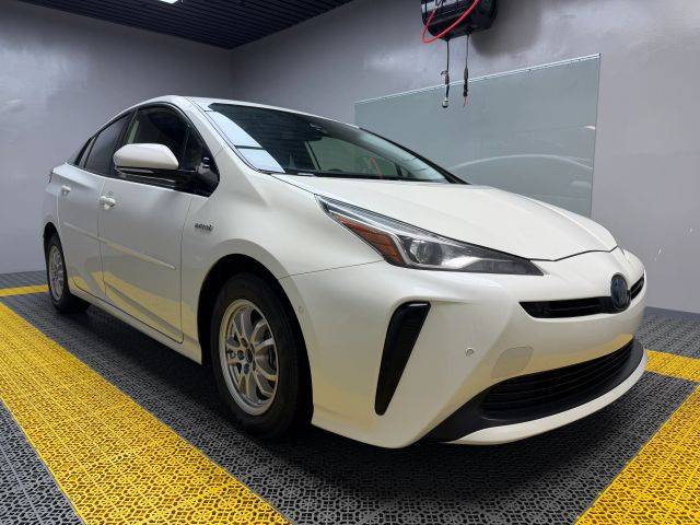2019 Toyota Prius LE FWD photo
