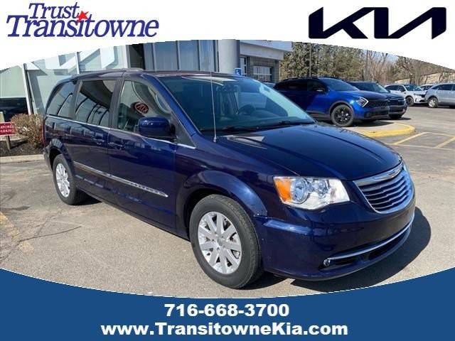 2015 Chrysler Town and Country Touring FWD photo