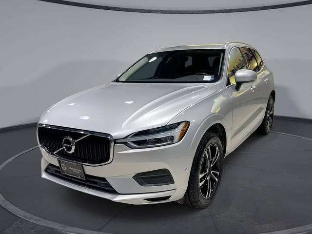 2019 Volvo XC60 Momentum AWD photo