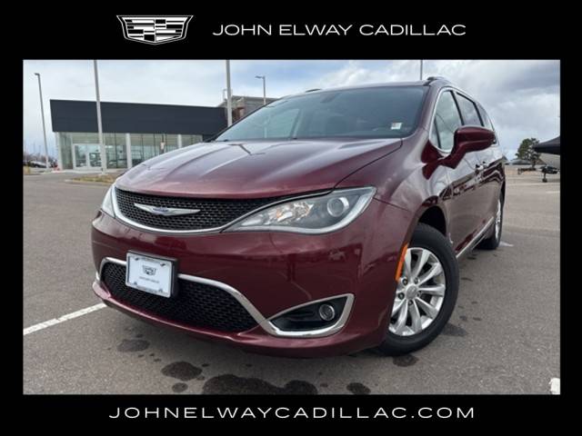 2019 Chrysler Pacifica Minivan Touring L FWD photo