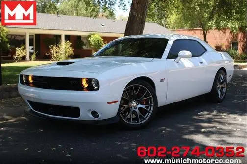 2015 Dodge Challenger SRT 392 RWD photo