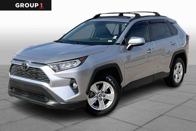 2019 Toyota RAV4 XLE FWD photo