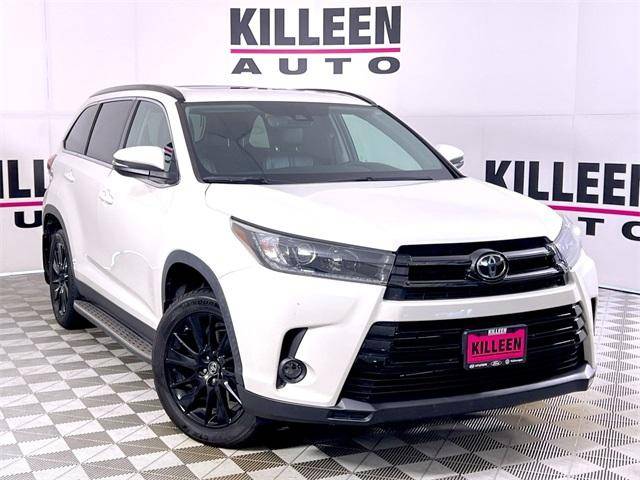 2019 Toyota Highlander SE FWD photo