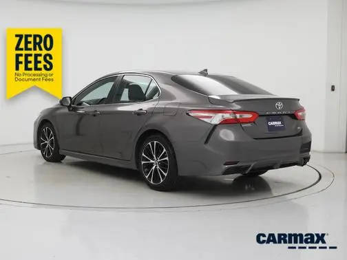 2019 Toyota Camry SE FWD photo