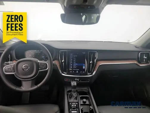 2019 Volvo S60 Momentum AWD photo