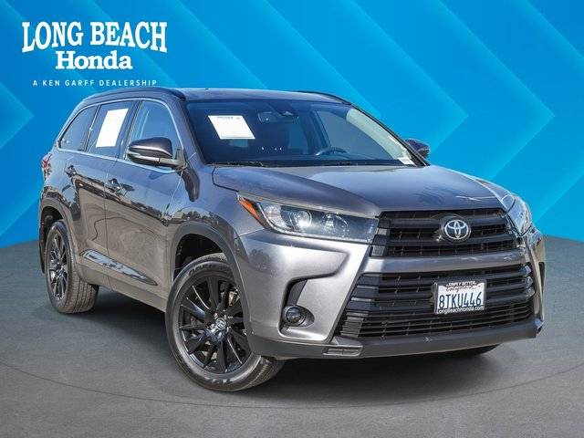 2019 Toyota Highlander SE FWD photo