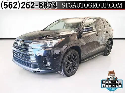 2019 Toyota Highlander SE FWD photo