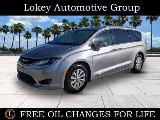 2019 Chrysler Pacifica Minivan Touring L FWD photo