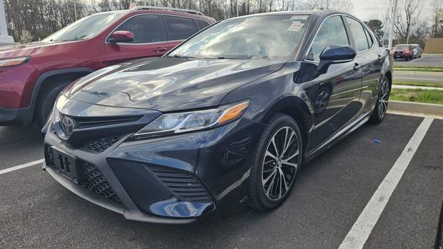 2019 Toyota Camry SE FWD photo