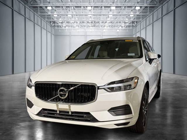 2020 Volvo XC60 Momentum AWD photo
