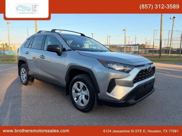 2019 Toyota RAV4 LE FWD photo