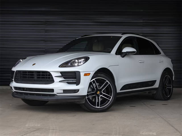 2020 Porsche Macan  AWD photo