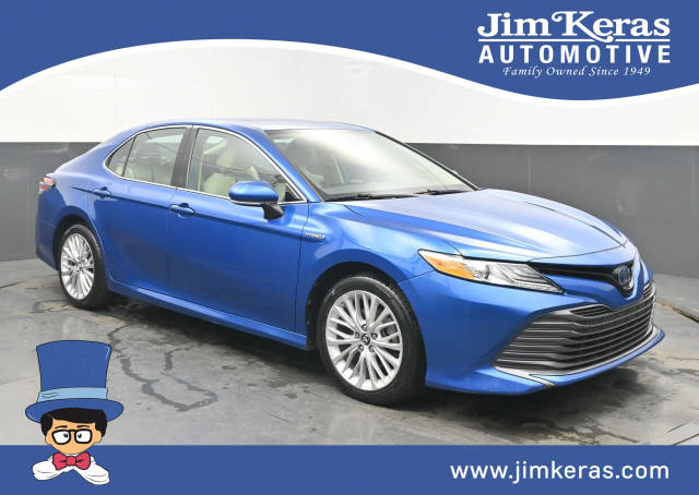 2019 Toyota Camry Hybrid XLE FWD photo