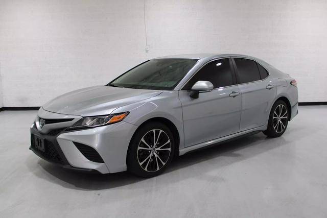 2019 Toyota Camry SE FWD photo