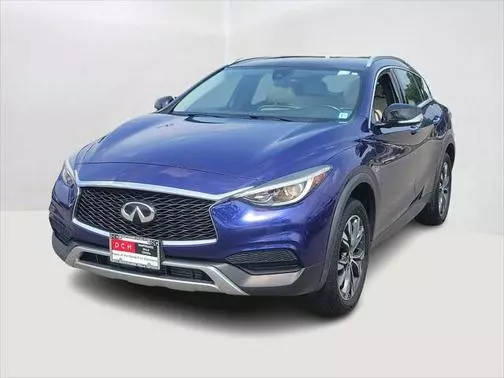 2018 Infiniti QX30 LUXE AWD photo