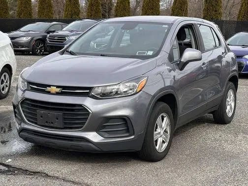 2020 Chevrolet Trax LS AWD photo