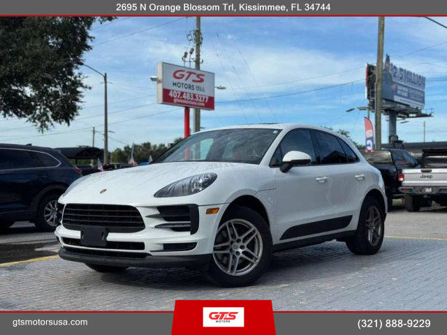 2020 Porsche Macan  AWD photo