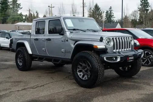 2020 Jeep Gladiator Overland 4WD photo
