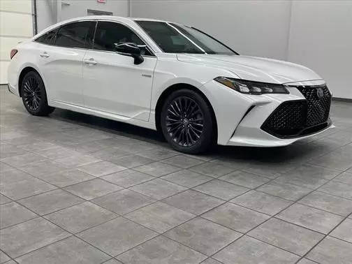 2020 Toyota Avalon Hybrid XSE FWD photo