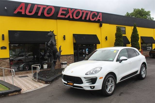 2017 Porsche Macan AWD photo