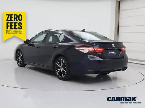 2019 Toyota Camry SE FWD photo