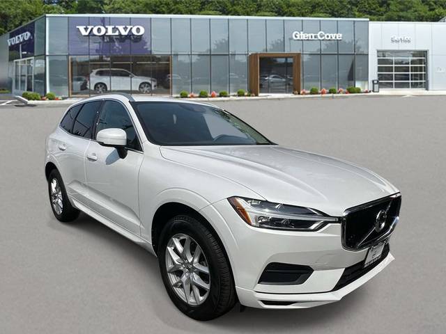 2020 Volvo XC60 Momentum AWD photo
