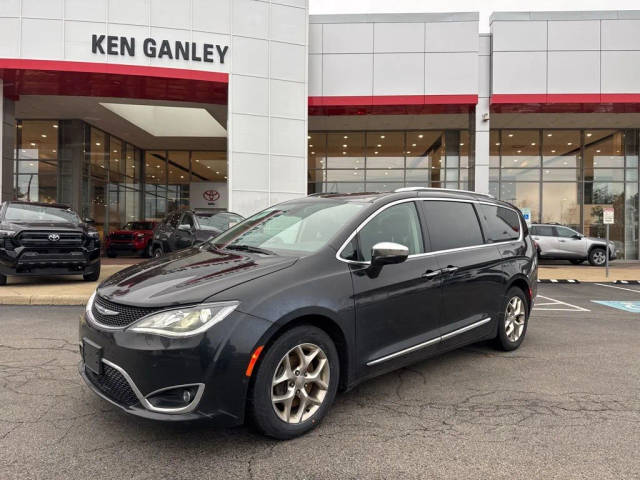 2020 Chrysler Pacifica Minivan Limited FWD photo