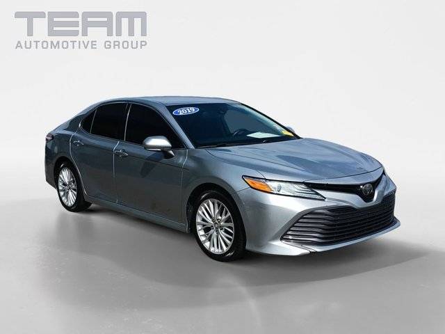 2019 Toyota Camry XLE FWD photo
