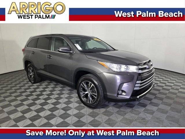 2019 Toyota Highlander LE Plus FWD photo