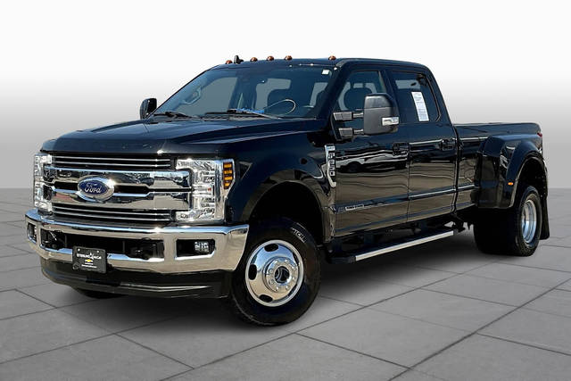 2019 Ford F-350 Super Duty LARIAT 4WD photo