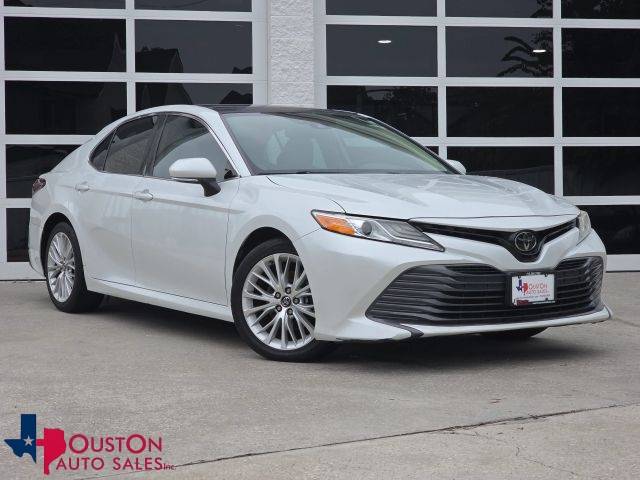 2019 Toyota Camry XLE FWD photo