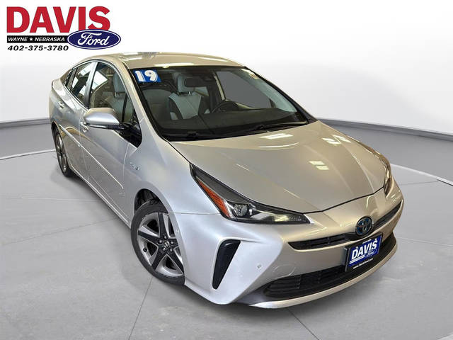 2019 Toyota Prius XLE FWD photo