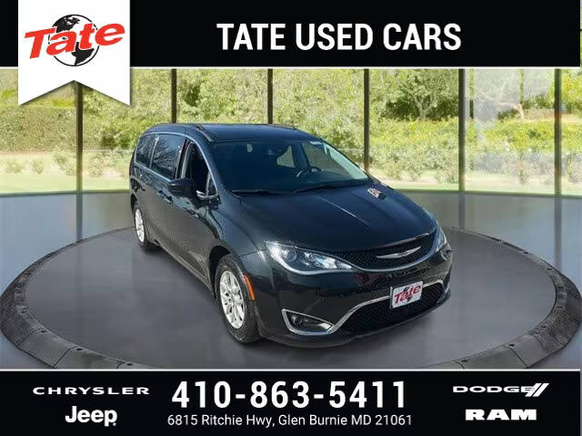 2020 Chrysler Pacifica Minivan Touring FWD photo