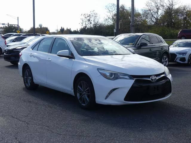 2017 Toyota Camry SE FWD photo