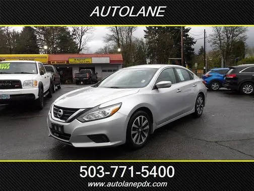 2017 Nissan Altima 2.5 SV FWD photo