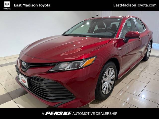 2019 Toyota Camry Hybrid LE FWD photo