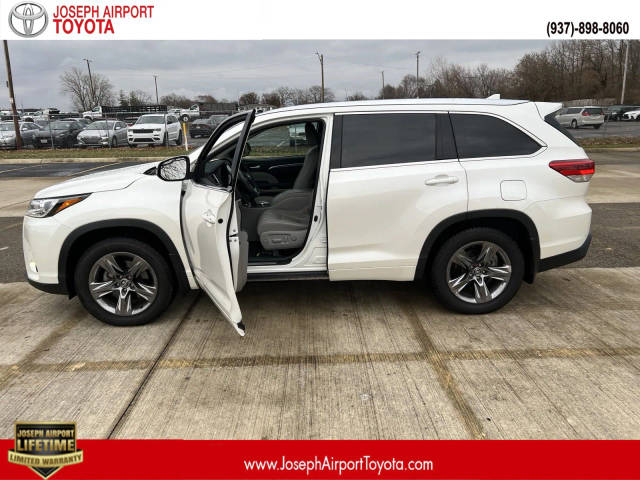 2019 Toyota Highlander Limited Platinum AWD photo