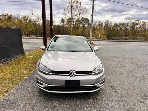 2019 Volkswagen Golf SE FWD photo